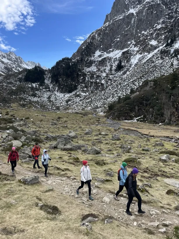 Randonneurs dans la montagne